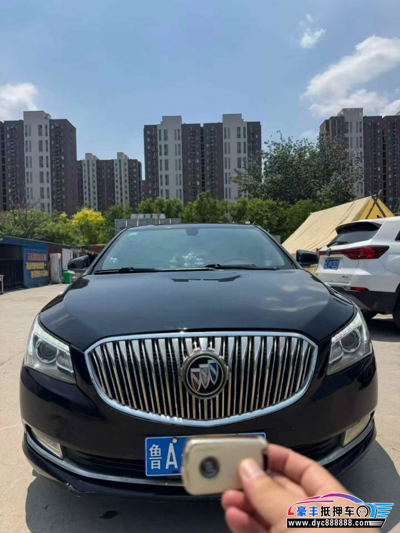 抵押车出售13年别克君越轿车