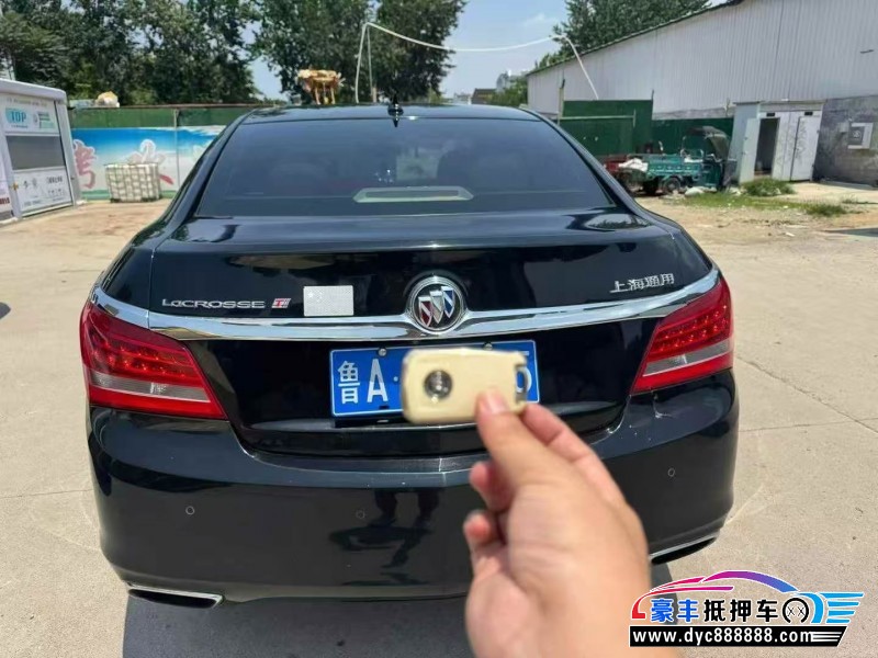 13年别克君越轿车抵押车出售