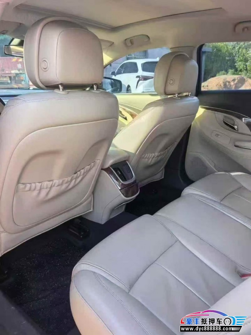 16年别克君越轿车抵押车出售