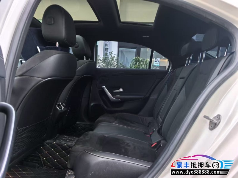 20年奔驰A轿车抵押车出售