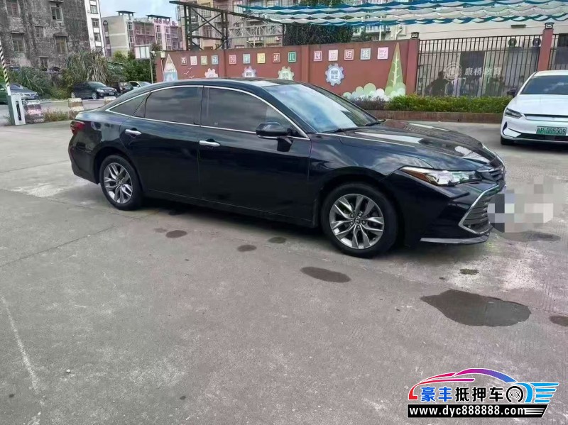 20年丰田亚洲龙轿车抵押车出售