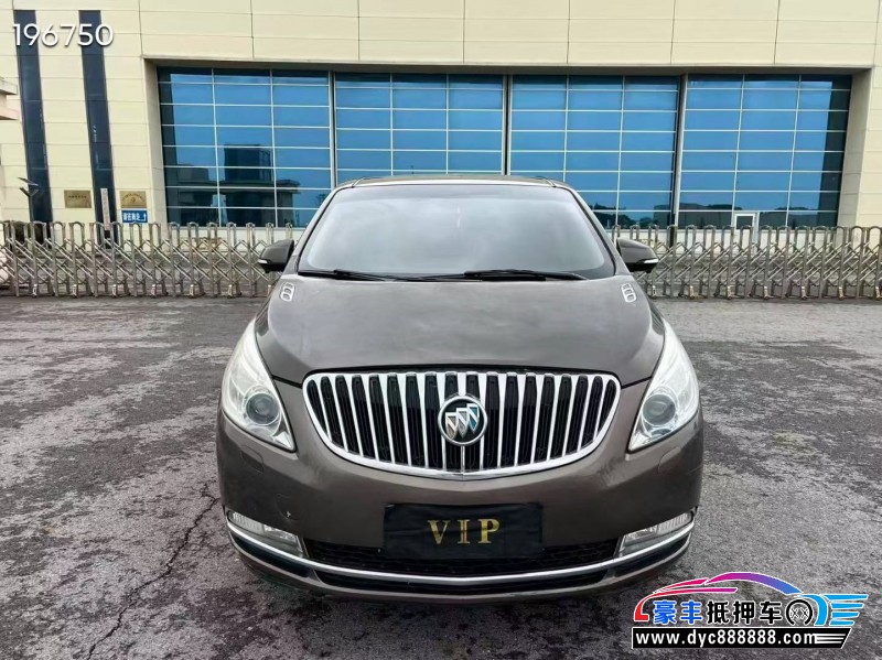 抵押车出售13年别克GL8轿车