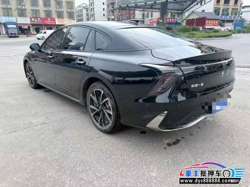 25年红旗H6轿车抵押车出售