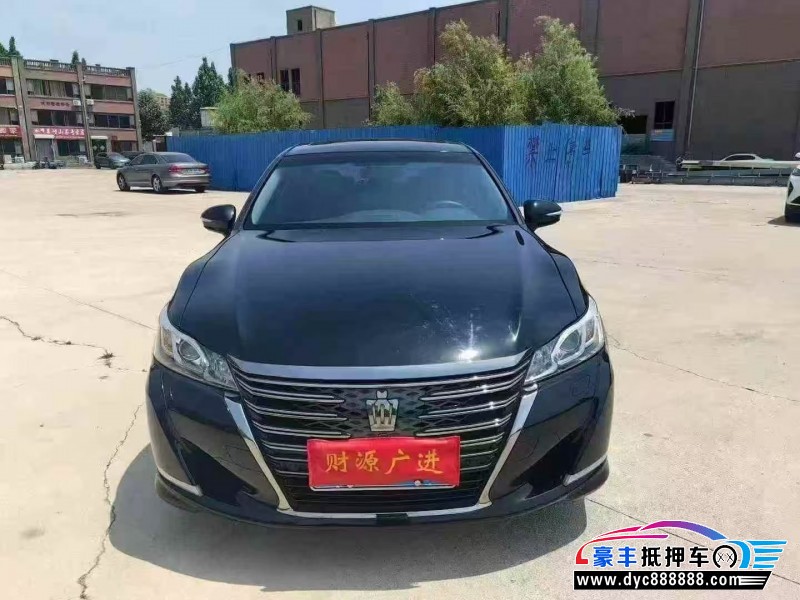 抵押车出售18年丰田皇冠轿车