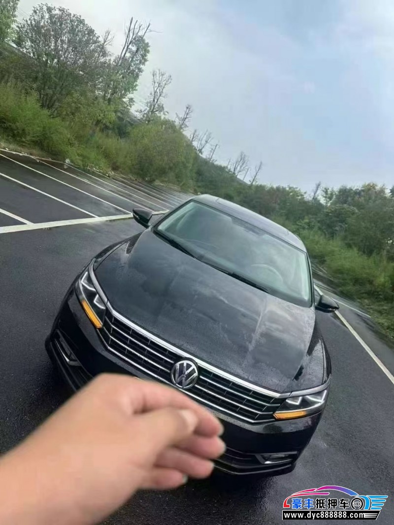 抵押车出售18年大众帕萨特轿车