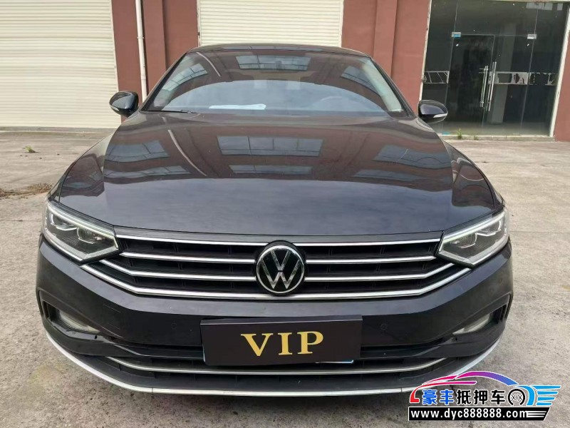 抵押车出售24年大众迈腾轿车