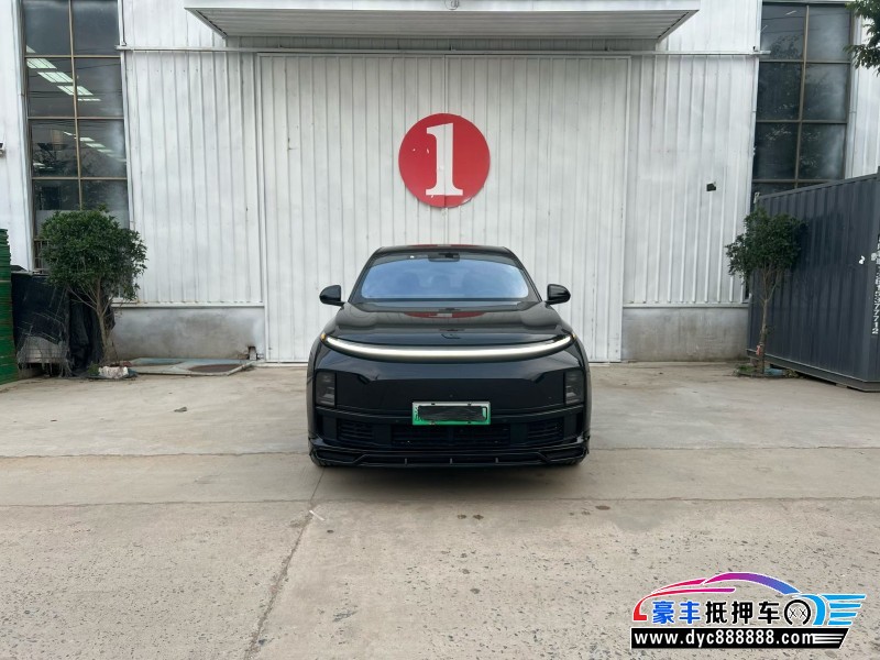 抵押车出售24年理想L7轿车