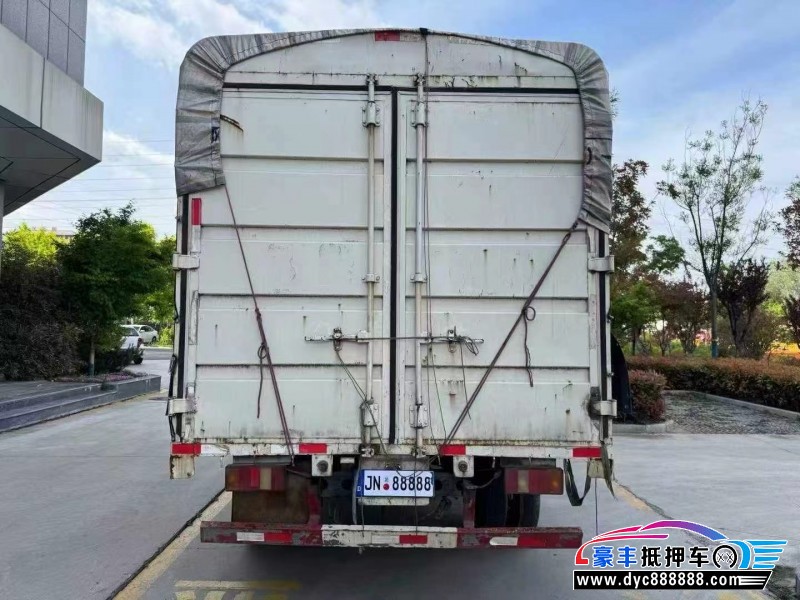 20年重汽豪沃轿车抵押车出售
