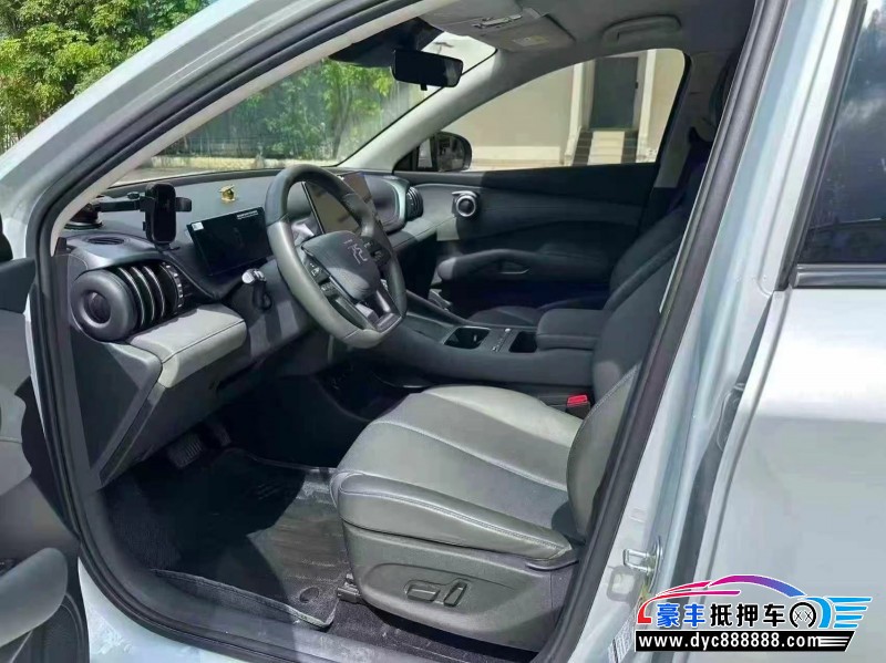 25年比亚迪元轿车抵押车出售