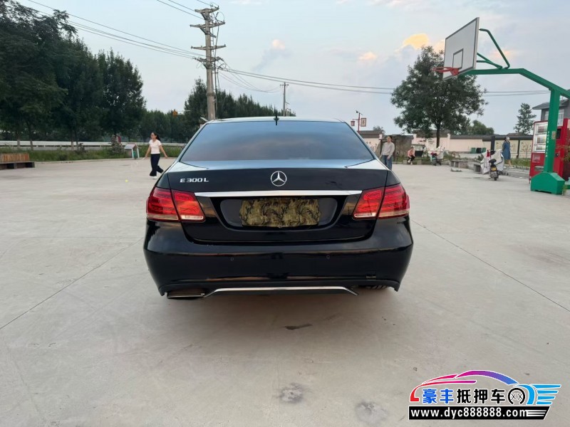 13年奔驰E轿车抵押车出售