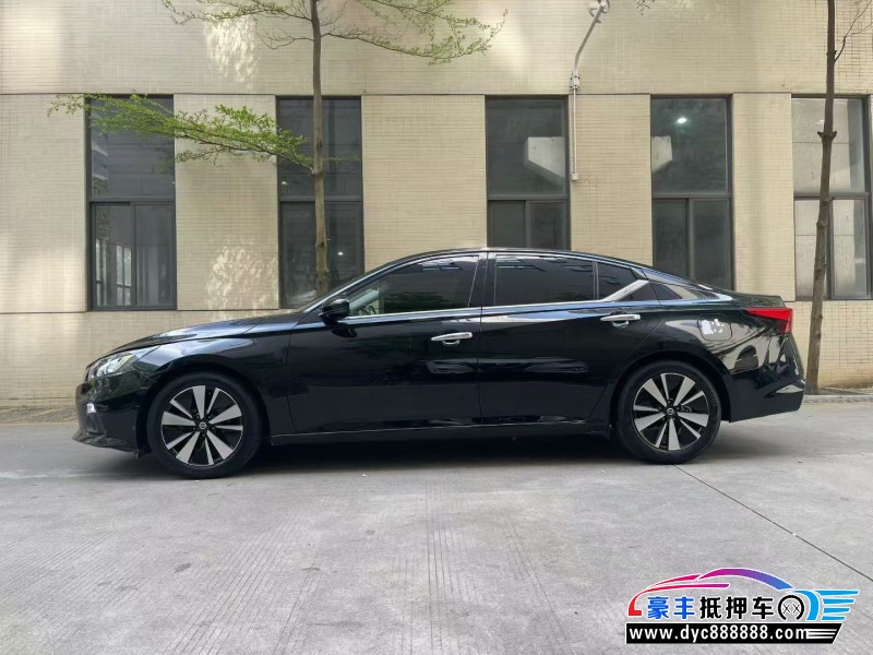 21年日产天籁轿车抵押车出售