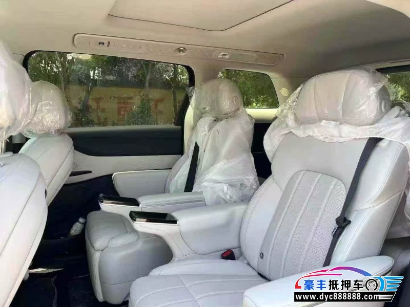26年岚图梦想家轿车抵押车出售
