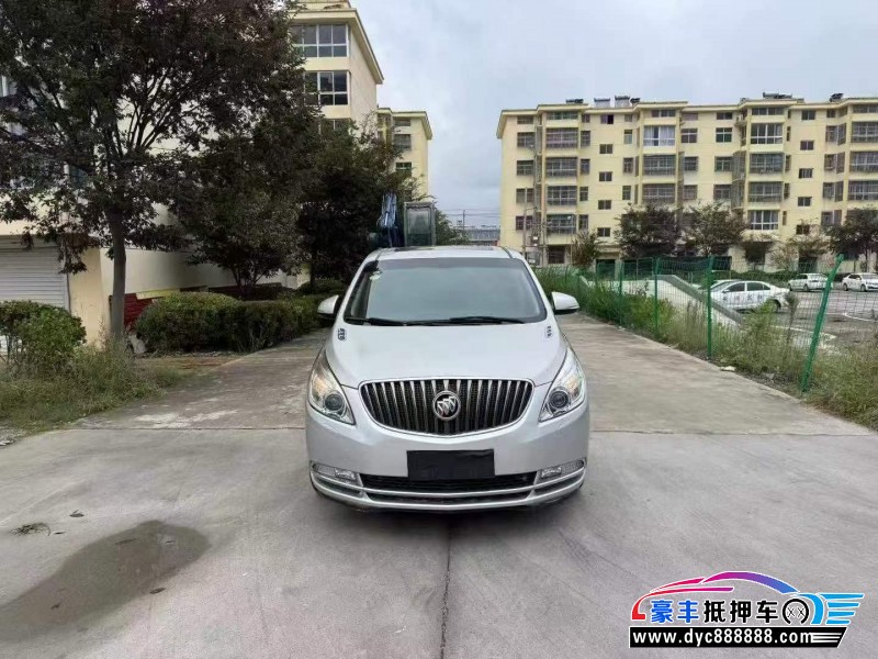 17年别克GL8轿车抵押车出售