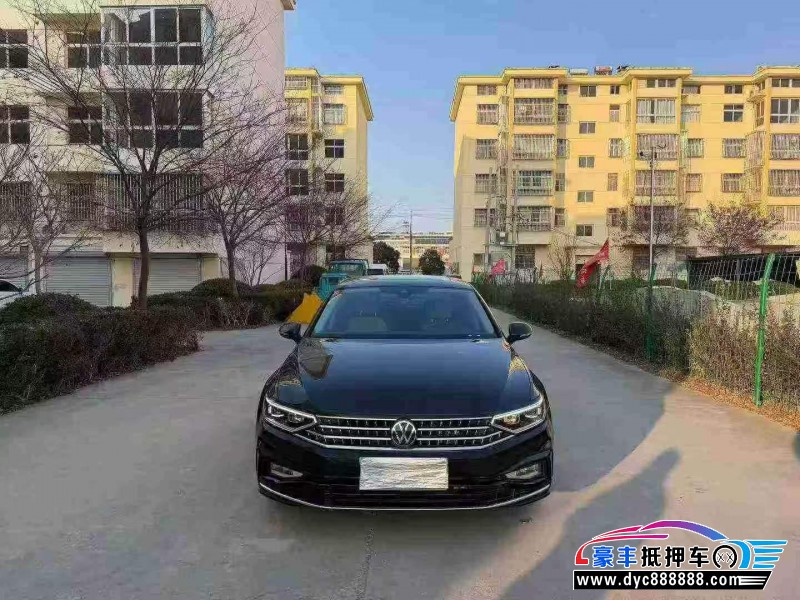 抵押车出售22年大众迈腾轿车