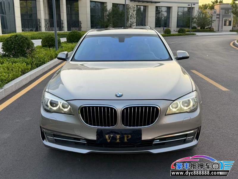 抵押车出售26年宝马7系轿车