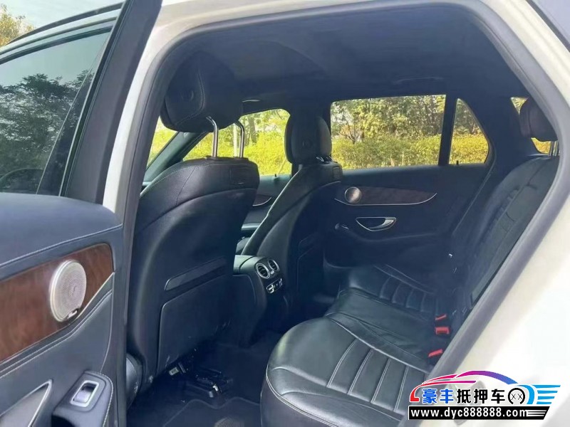 16年奔驰GLC轿车抵押车出售