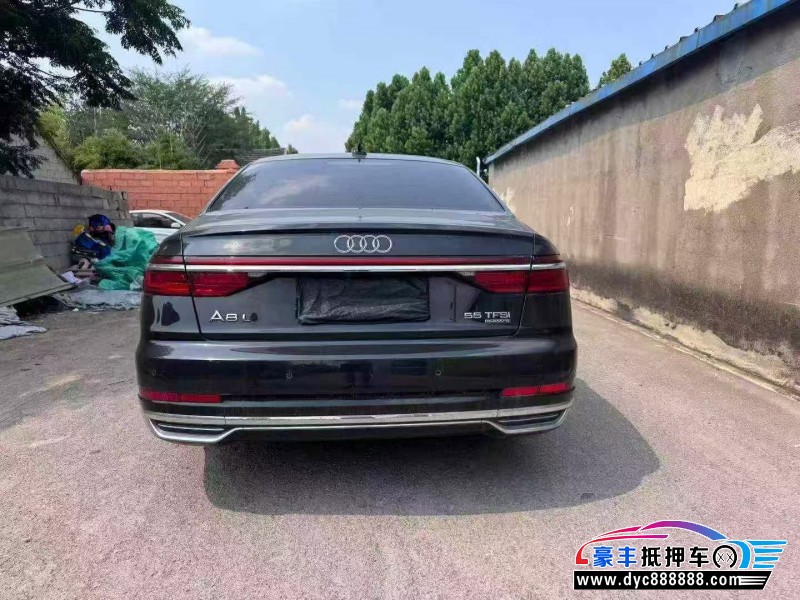 20年奥迪A8L轿车抵押车出售