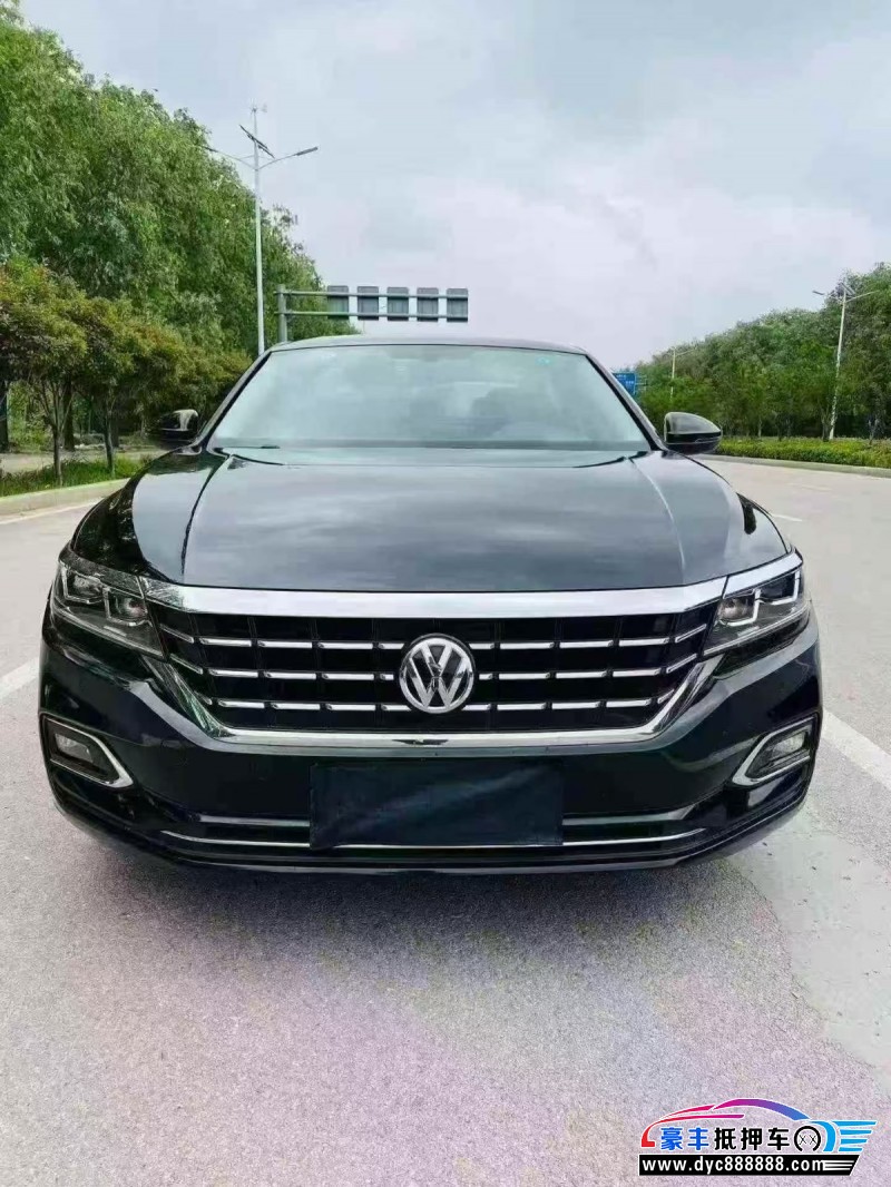 抵押车出售19年大众帕萨特轿车