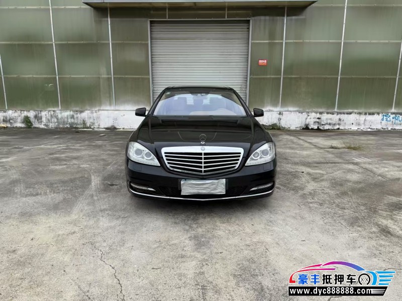 抵押车出售11年奔驰S轿车