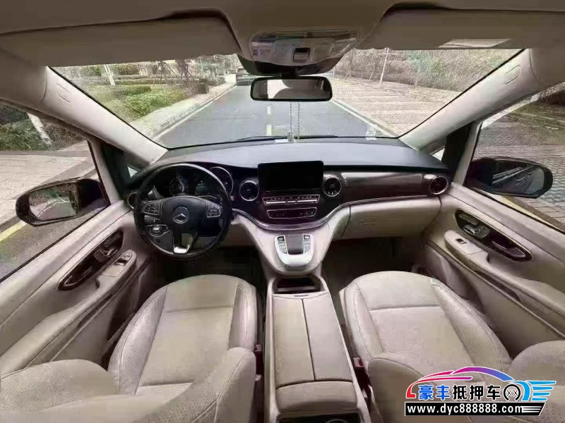 22年奔驰V轿车抵押车出售