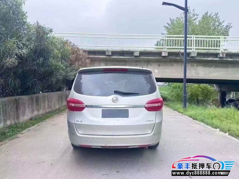 16年别克GL8轿车抵押车出售