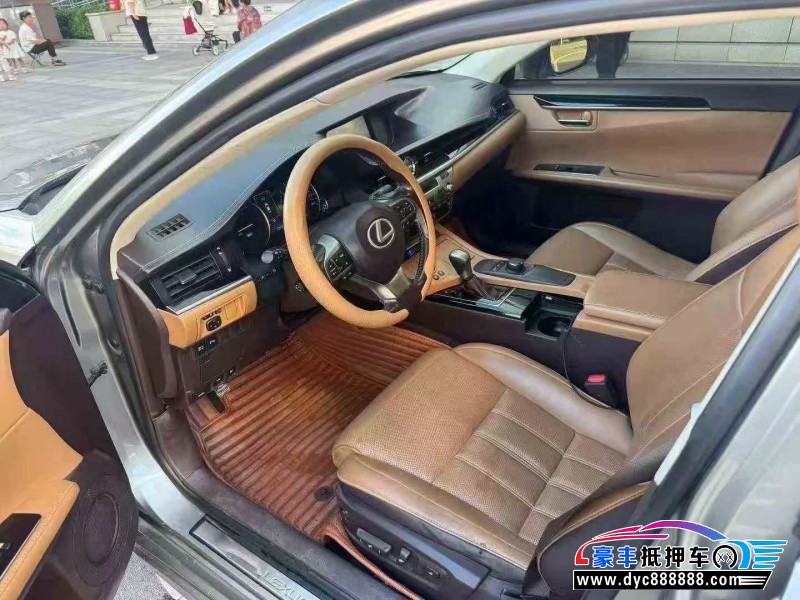 16年雷克萨斯ES轿车抵押车出售