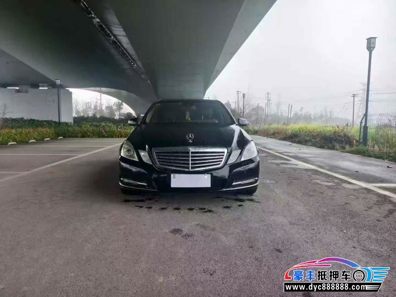 11年奔驰E轿车抵押车出售