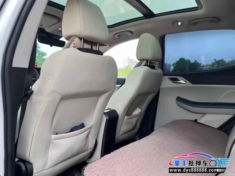 24年比亚迪元轿车抵押车出售