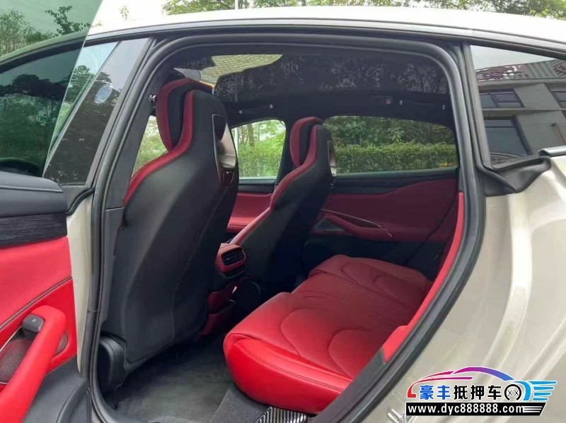 25年小米SU7轿车抵押车出售
