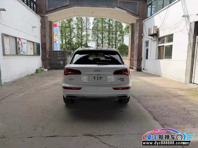 22年奥迪Q5轿车抵押车出售