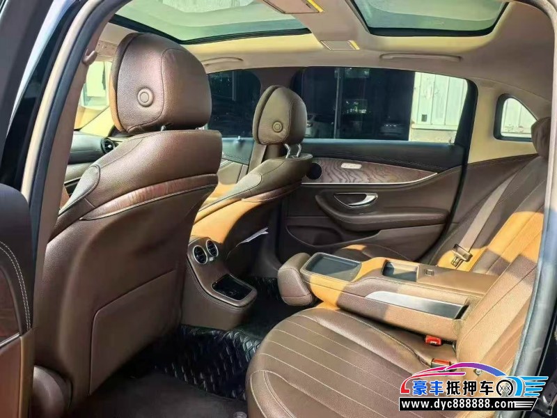 22年奔驰E轿车抵押车出售