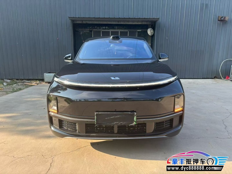 抵押车出售25年理想L8轿车