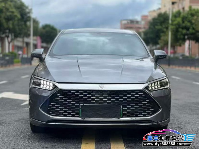 22年比亚迪秦轿车