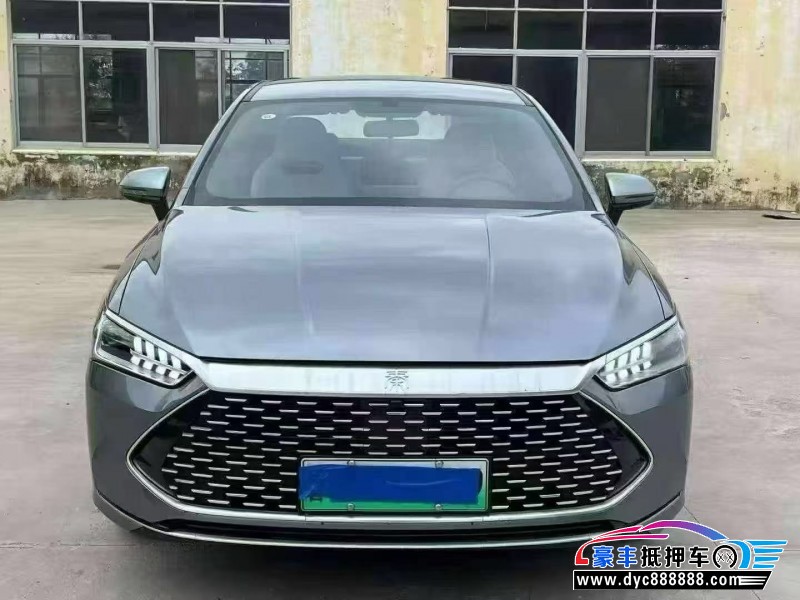 抵押车出售25年比亚迪秦轿车