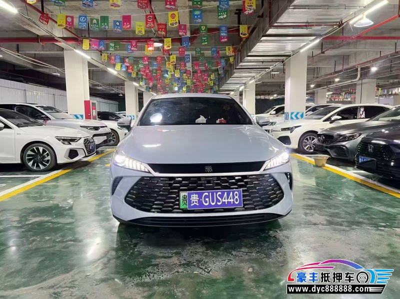 抵押车出售26年比亚迪秦轿车