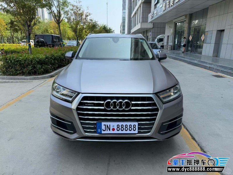 17年奥迪Q7轿车抵押车出售