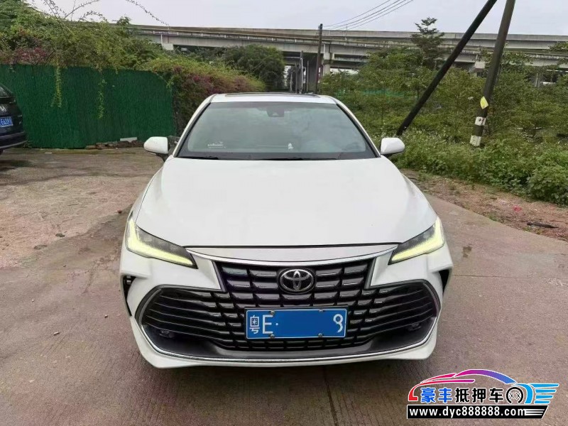抵押车出售23年丰田亚洲龙轿车
