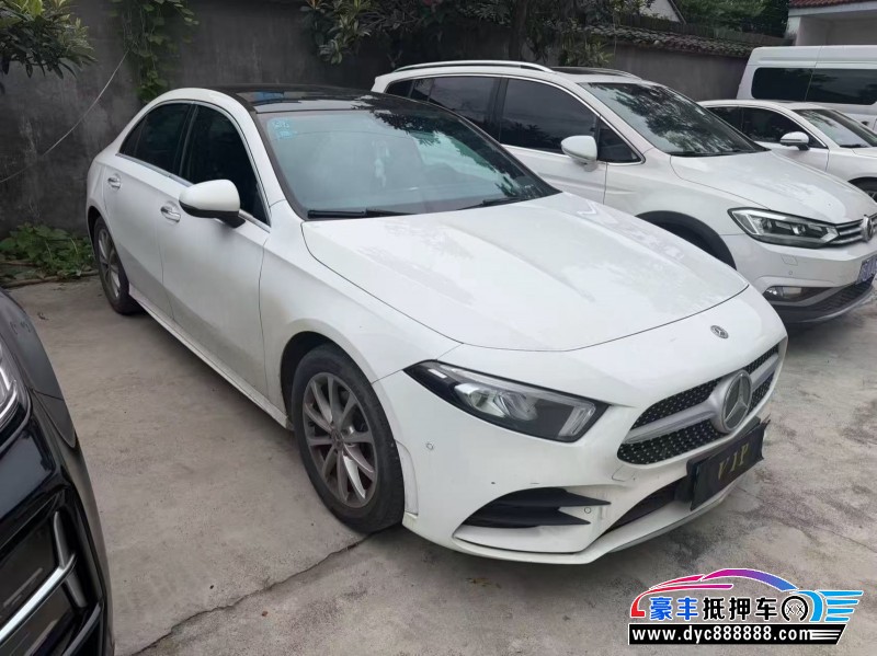 20年奔驰A轿车抵押车出售