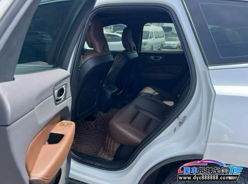 21年沃尔沃XC60轿车抵押车出售