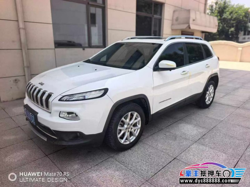 19年Jeep自由光轿车抵押车出售