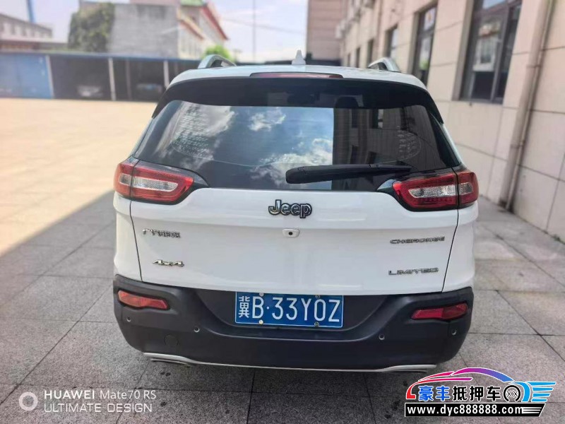 19年Jeep自由光轿车抵押车出售