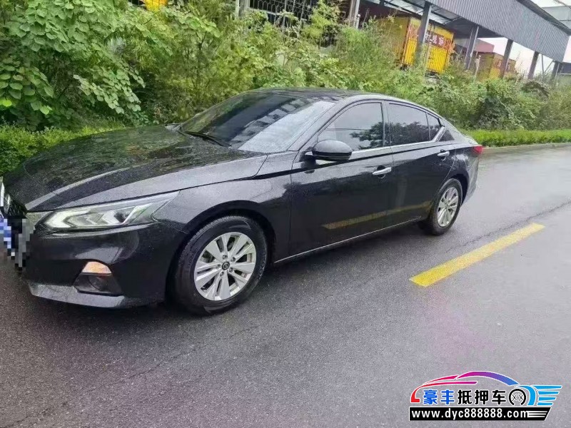 20年日产天籁轿车抵押车出售