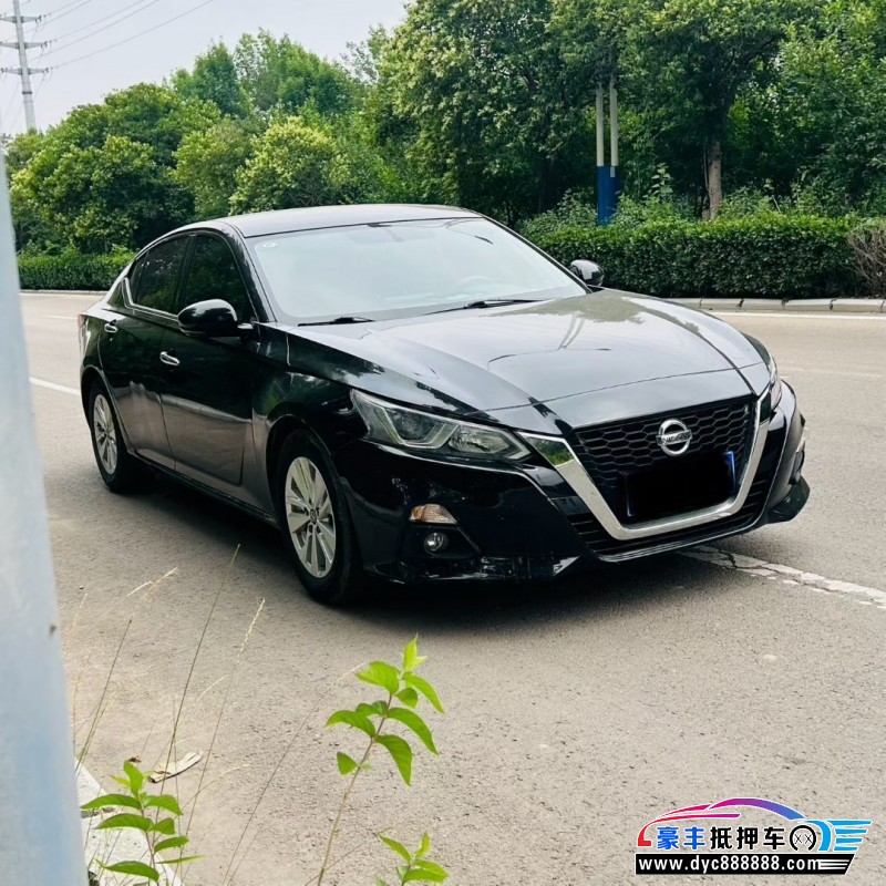 22年日产天籁轿车抵押车出售