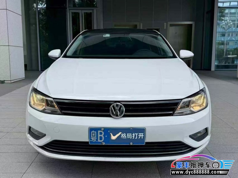 抵押车出售17年大众凌渡轿车