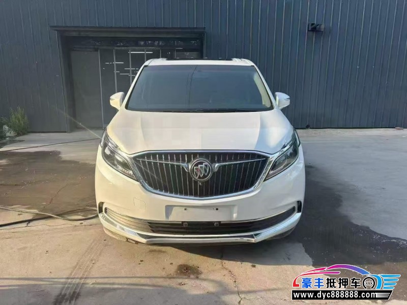 抵押车出售18年别克GL8轿车
