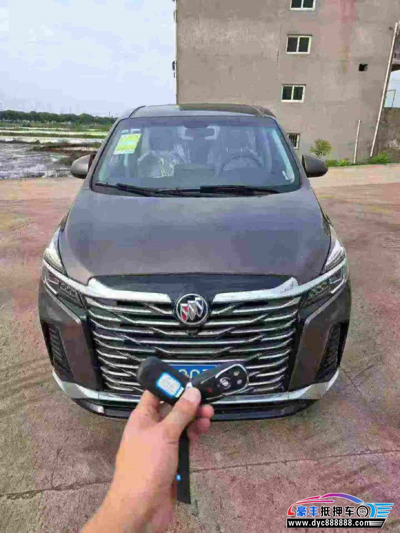 抵押车出售24年别克GL8轿车