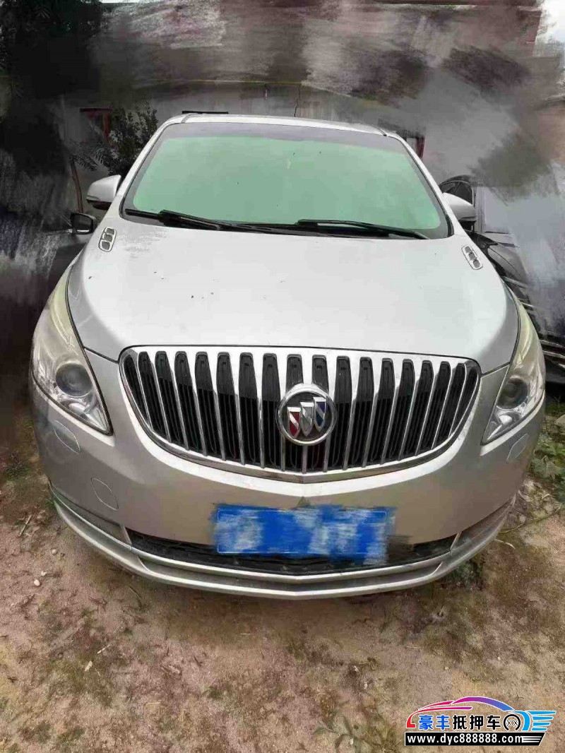 抵押车出售14年别克GL8轿车