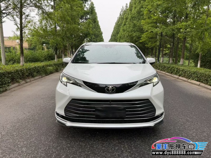 抵押车出售24年丰田塞纳MPV