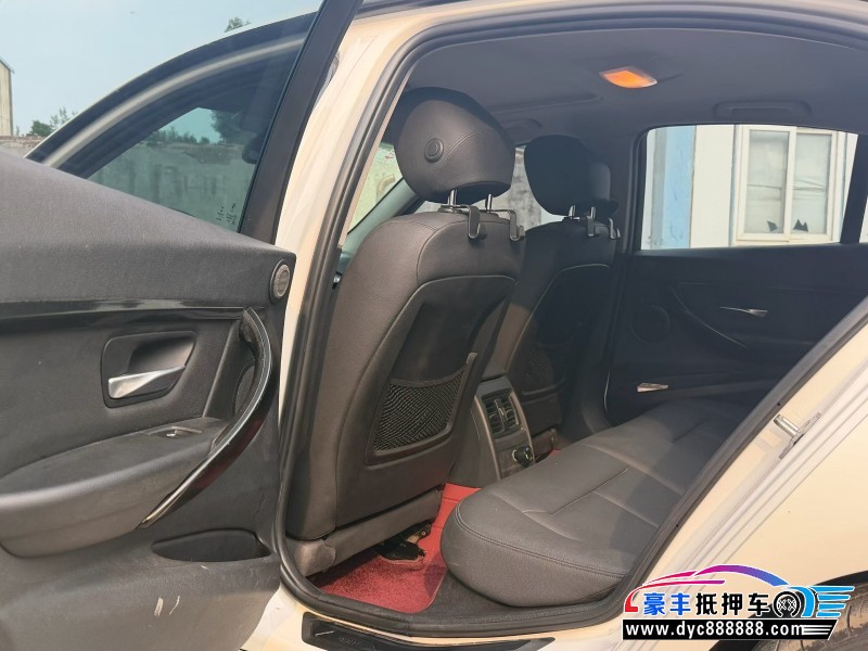 15年宝马3系轿车抵押车出售