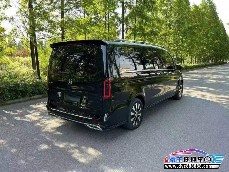 23年奔驰威霆轿车抵押车出售
